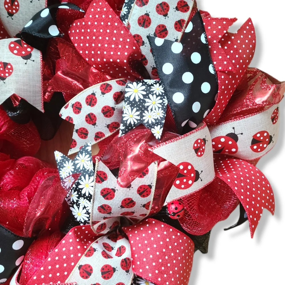 🐞 CUTE HANDMADE LADYBUG DECO MESH WREATH SPRING SUMMER - Picture 2 of 5